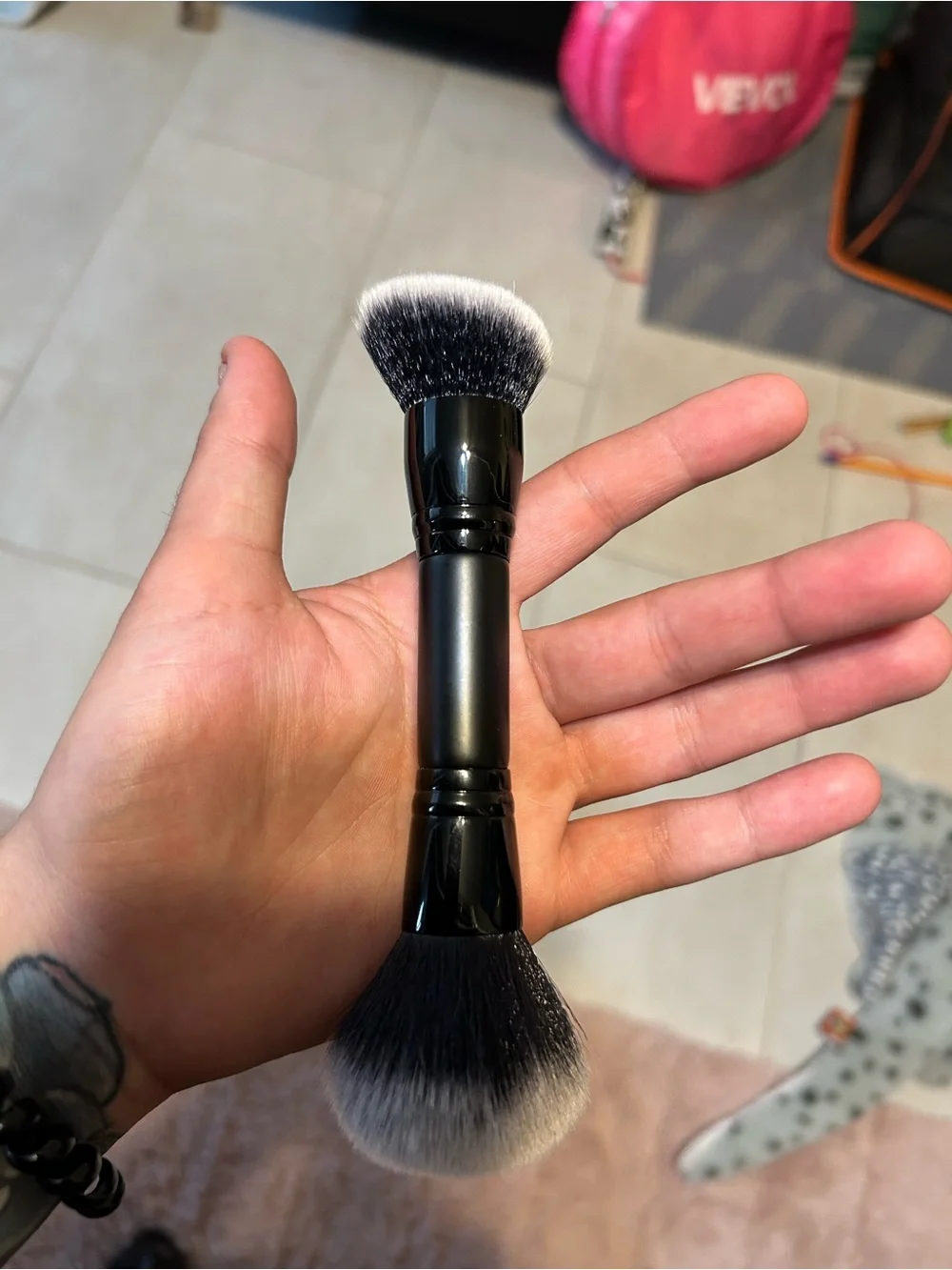 Dual-Ended Powder & Bronzer Brush — Black